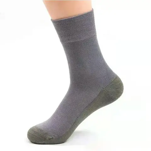 Chaussettes de sport personnalisées avec logo, nouveau style, en coton, avec logo sublimé, chaussettes unisexes créatives et colorées - Product Image 3