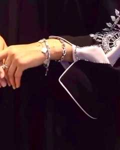 Abayas élégantes et modestes brodées à la main pour femmes, vêtements et accessoires musulmans traditionnels - Product Image 1