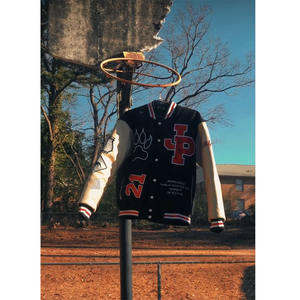 Chaqueta Universitaria al por Mayor, Chaqueta Universitaria Personalizada con Cuerpo de Lana y Mangas de Cuero Genuino - Product Image 3