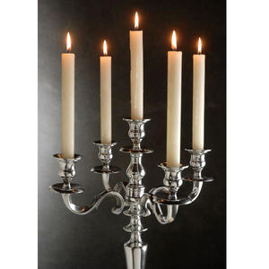 Décoration de la maison Candélabre de taille personnalisée en métal aluminium fini argent Décoration de table de mariage Bougeoir Stand - Product Image 2