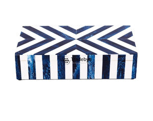 Caja de resina con incrustaciones para decoración del hogar con almacenamiento de joyas, regalo de recuerdo hecho a mano de Tradebyd - Product Image 3