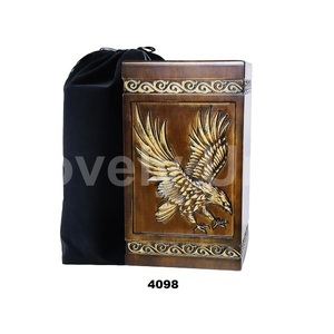 Urnas de cremación de madera para cenizas humanas Adulto-Urna funeraria de águila calva grabada a mano para urna de madre/padre con bolsa de terciopelo gratis - Product Image 1