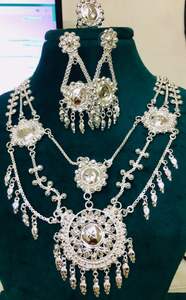 Ensemble de bijoux vintage plaqué or 24 carats collier en cuivre 18 carats boucles d'oreilles avec motif de fleurs zircon USA France accessoire de mode - Product Image 5