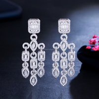 Boucles d'oreilles pendantes géométriques de luxe en argent sterling et moissanite avec longues pampilles, idéales pour mariées, cadeau d'anniversaire de mariage, bijoux