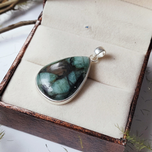 Sterling Silver <b>Emerald</b> Gemstone Teardrop Collet <b>Pendant</b> – Wholesale Silver Jewelry - Product Image 6