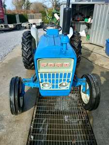 Tracteurs Ford 3000 de 1976 en très bon état, d'occasion, disponibles - Product Image 4