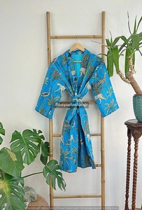 Robe bohème Kantha à imprimé floral fait à la main veste d'hiver pour dames nuit peignoir robe robe avec motif de lettre - Product Image 5