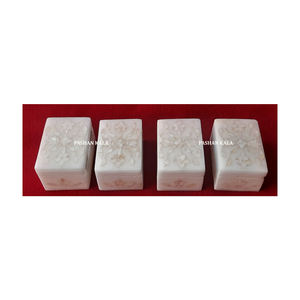 Caja de joyería de madreperla blanca con incrustaciones de mármol blanco Diseño de flores hechas a mano Forma rectangular utilizada para embalaje de anillos y regalos - Product Image 1