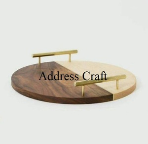 ถาดเสิร์ฟอาหารไม้ธรรมชาติและเรซินด้ามโลหะดีไซน์เป็นเอกลักษณ์เครื่องครัวสำหรับร้านอาหารในบ้านโรงแรม - Product Image 4