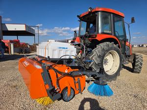 Accesorio de barredora de calles SAYGINLAR con escoba lateral y sistema de riego por bomba (montado en la parte trasera del tractor, 1 año de garantía) - Product Image 2