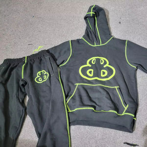 Conjunto de chándal personalizado de alta calidad unisex con logotipo personalizado y conjunto de joggers de diseño único - Product Image 1