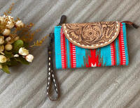 Pochette en cuir usiné aztèque faite à la main élégante femmes couverture de selle portefeuilles en cuir pochette de bracelet en cuir usiné de haute qualité