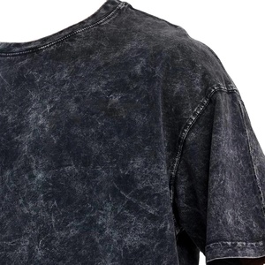 เสื้อยืดโอเวอร์ไซส์ผู้ชาย ผ้าเจอร์ซีย์คอตตอน 100% แขนสั้น ทรงดรอปไหล่ ปักลาย 3 มิติ สไตล์สตรีท ผ้าหนา รับสั่งทำ - Product Image 6