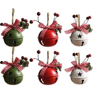 Ornement décoratif de Noël suspendu en métal de conception supérieure pour la décoration d'arbre de vacances festive et la pièce cadeau de décoration intérieure - Product Image 1