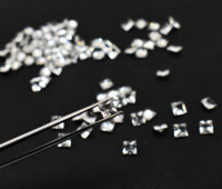 Piedra preciosa calibrada suelta de 4 mm a 12 mm facetada cuadrada de zafiro blanco para fabricación de joyas dureza 9 corindón de laboratorio