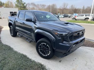 Toyota Tacoma TRD Sport d'occasion propre 2024 - Product Image 2