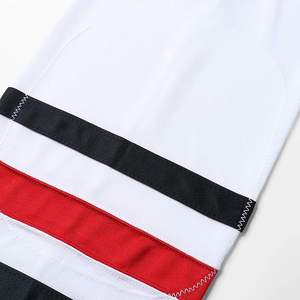 Calcetines elásticos de hockey sobre hielo con tela de secado rápido y estructura reforzada diseñados para manejar el movimiento de ritmo rápido - Product Image 1