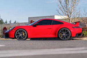 2025 911 Carrera 4 GTS Coupe ไมล์น้อย เครื่องยนต์สมบูรณ์ ระบบส่งกำลังดี หลังคาพาโนรามา ไฟหน้า LED พร้อมส่ง - Product Image 4