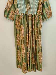 Vestido Largo Informal de Fiesta con Cuello en V y Manga Larga, 100% Algodón, con Rayas Verdes y Estampado de Tigre, Cierre con Cordones, Regalo Perfecto para Seres Queridos - Product Image 4