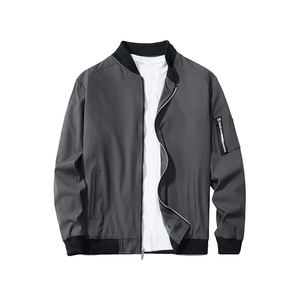 Chaqueta Bomber ajustada para hombre con carcasa exterior Lisa Interior suave y diseño moderno perfecto para estilo informal y urbano Streetwear - Product Image 1