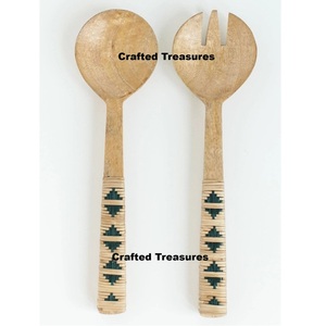 Juego de cucharas y cuchillos de madera natural de 2 piezas con diseño de ratán tejido en el mango Utensilios de cocina de calidad premium al mejor precio - Product Image 5