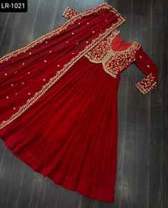 Traje Salwar Kameez con el último diseño y bordados elaborados con lentejuelas para bodas y eventos de la India y Pakistán - Product Image 5