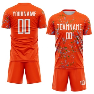 Maillot de football personnalisé de haute qualité 100% polyester Fabriqué en usine Uniforme de football en ensembles Style Couleur unie Col rond Confort - Product Image 1