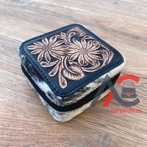 Nueva caja de joyería de viaje pequeña de cuero mecanizada a mano personalizada para mujer, caja de almacenamiento para anillo de joyería de piel de vaca, pendiente, collar - Product Image 1