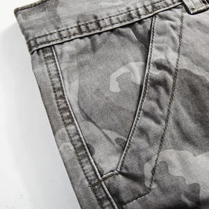 Pantalones cortos de mezclilla de diseño de camuflaje de verano para hombre con bordado multibolsillos ecológicos y transpirables 100% algodón - Product Image 3
