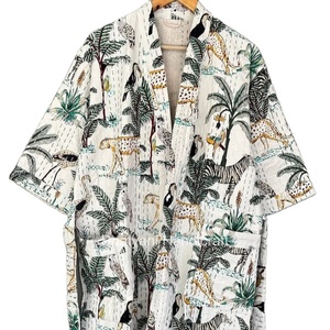 Chaqueta Kantha con estampado de jungla India hecha a mano, bata Kantha de algodón de invierno en estilo Kimono, ropa de playa - Product Image 1