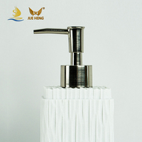Ensemble d'accessoires de salle de bain en résine durable, 7 pièces, distributeur de savon, boîte à mouchoirs, porte-brosse à dents, utilisation hôtelière, décoration de la maison, douche