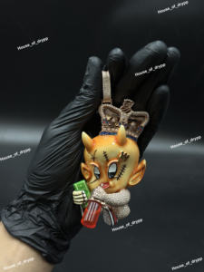 Pendentif Personnage Diable Argenté Sertie de Diamants Moissanite avec Couronne, Bijou Hip Hop pour Homme, Idéal pour Soirées et Cadeau - Product Image 4