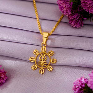 Colgante Religioso Unisex de Oro Amarillo con Diseño de Trishul - Product Image 1