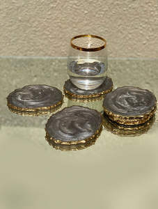 Ensemble de tapis de table et de sous-verres en résine aspect agate Tapis de boisson décoratifs avec design de style géode pour salle à manger élégante et décoration intérieure - Product Image 4