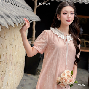 Vente en gros de robe de maternité en soie rose V1315 vêtements floraux absorbant la sueur nœud imprimé dentelle détail du cou pour les femmes enceintes - Product Image 5