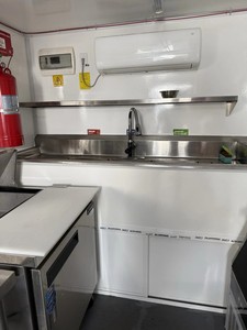 Food Truck Moderne d'Extérieur avec Alimentation Intégrée et Espace de Préparation pour Garantie - Product Image 3