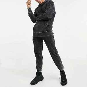 Bộ đồ thể thao nhẹ, may theo yêu cầu, với hiệu ứng giặt acid, mang lại sự thoải mái cao cấp và vẻ ngoài thời trang, lý tưởng cho các hoạt động thể thao như chạy bộ. - Product Image 1