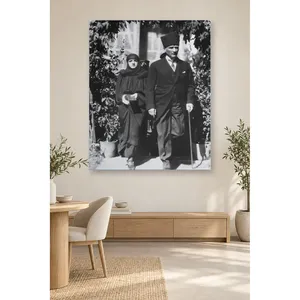 Fida Atatrk et Latife Hanm dans le jardin, impression sur toile noir et blanc - Product Image 3