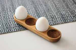 Porte-oeufs en bois de style rustique Porte-oeufs écologique créatif Plateau décoratif poli pour cuisine et réfrigérateur - Product Image 4