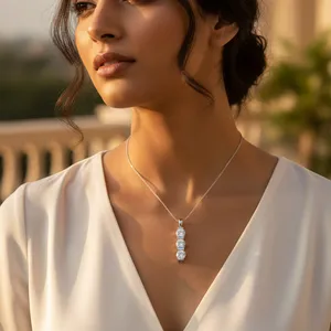 Collier pendentif en argent 925 fait main pour femmes avec zircone cubique, représentant des animaux, des numéros, des dessins animés avec des accents en or, platine et rubis - Product Image 2