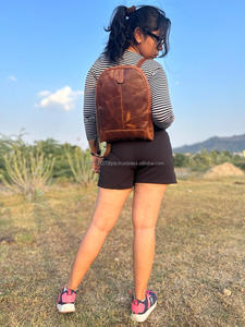 Mochila de cuero auténtica hecha a mano, mochila para mujer, Mochila de cuero, mochila de oficina y viaje para mujer - Product Image 3