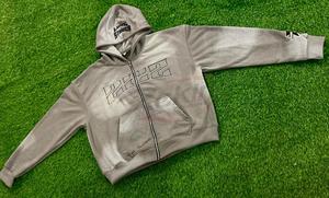 เสื้อฮู้ดติดซิปสำหรับฤดูหนาวปรับแต่งได้มีลายปักพลอยเทียมสีทึบลายพระอาทิตย์จางปรับแต่งได้ - Product Image 6