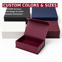 Boîte en carton ondulé recyclable avec logo personnalisé en feuille d'or en relief pour vêtements, chaussures, chaussettes de luxe, emballage pliable