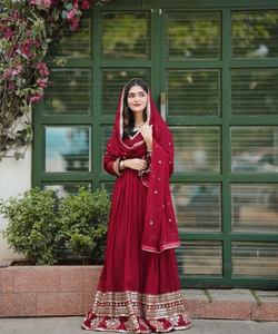 ชุดผ้าลินินกางเกง kurti ผ้าลินินพิมพ์ลายทันสมัยและงานมือแฟชั่นสำหรับใช้ในสำนักงานที่มีลวดลายเรขาคณิตร่วมสมัย - Product Image 4