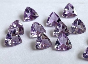 Trillón de amatista Rosa natural cortado facetado 6mm Calidad superior-Trillón de amatista Rosa Piedra preciosa suelta de calidad superior - Product Image 2