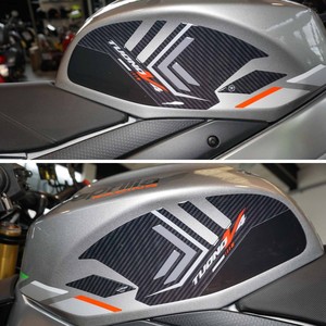 Adesivi 3D personalizzati per serbatoio moto, protezioni laterali compatibili con Aprilia Tuono V4 - Product Image 1