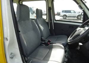 Minibús DAIHATSU-HIJET CARGO 2010 con Techo Alto, Especial para Carga y 8 Asientos para Pasajeros, con Aire Acondicionado, Bolsas de Aire y Asientos de Tela de Lujo - Product Image 2