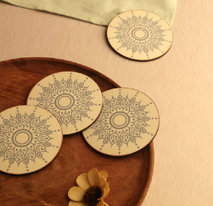 Posavasos de madera redondos con incrustaciones geométricas audaces de tiras de madera claras y oscuras contrastantes, a precios al por mayor - Product Image 6