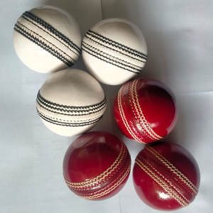 Pelota de Cricket Dura Personalizada en Rojo y Blanco, las Mejores Pelotas de Cricket para Entrenamiento, Pelota de Cricket Dura de Cuero Personalizada en Venta - Product Image 4