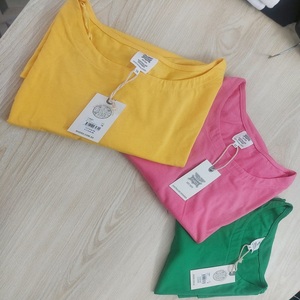 100% coton de haute qualité personnalisé T-Shirt à manches courtes pour les femmes tenue décontracté frais Overrun Design offre en gros femme - Product Image 3